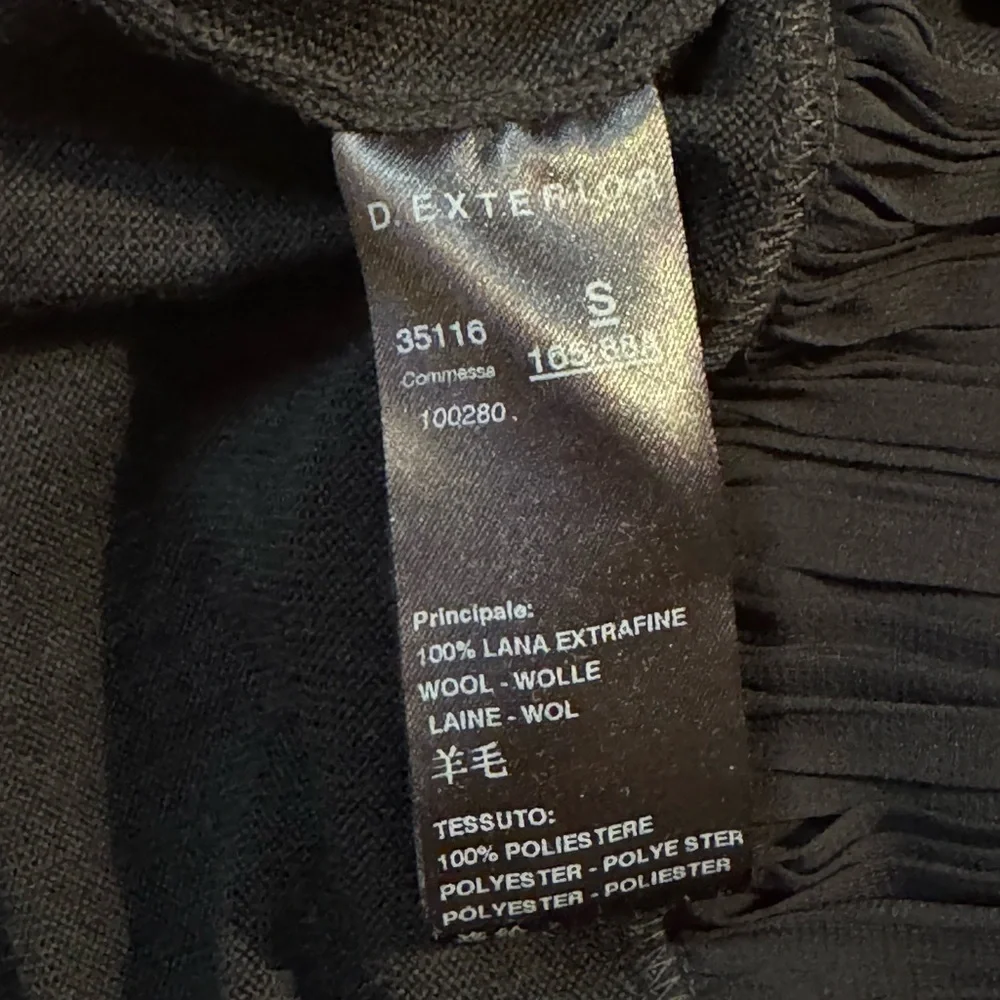 D. EXTERIOR Women's‎ Black Extra Fine Wool Cardigan Elegant Pleated Back Panel S - Picture 6 of 13